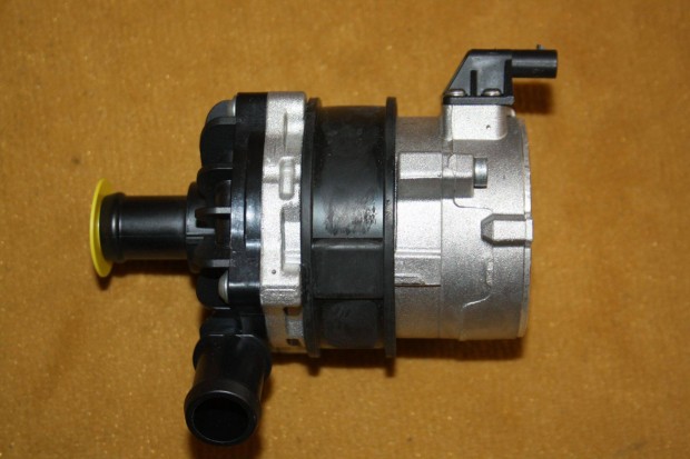 8K0965567B V�zpumpa VW AUDI Porsche Bentley 7.01360.32.0