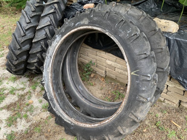 8-32 AS traktor gumiabroncs eladó