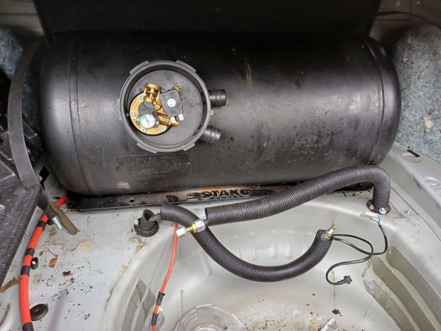 8 hengeres Stag autog�z rendszer 8 hengeres BMW b�l