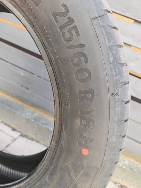 8 km-t futott Continental Ecocontact 6Q nyári gumi szett 215/60 R18