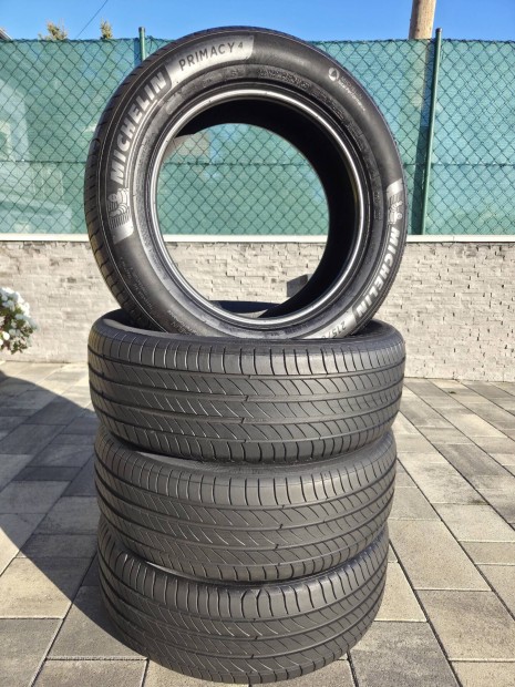 8db 215/65 r17 4x Michelin ,4x Continental jszer nyri gumik 