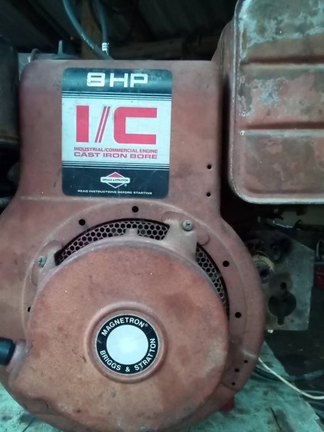 8le s ipari benzin motor elad 