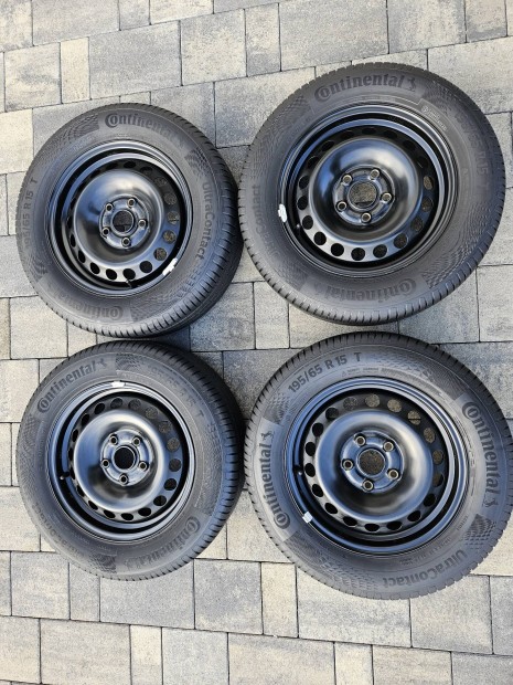 8x VW 15"5x112 Lemezfelni 195/65 r15 Nyri gumival 