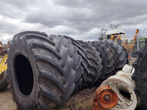 900/60 R38-as Michelin gumik