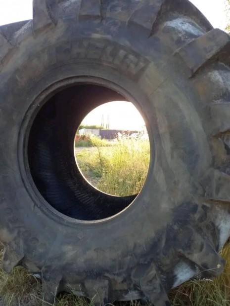 900/60r32 gumi elad jszer llapot,tapadz mentesek Michelin