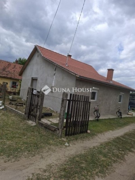 90 nm-es h�z elad� Lakitelek