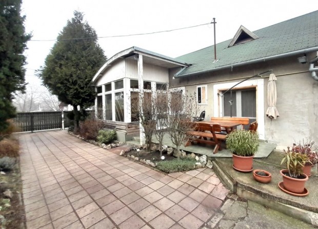 90 nm-es h�z elad� Szabadbatty�n