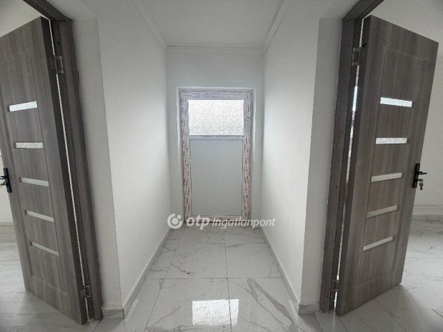 90 nm-es h�z elad� Szabadk�gy�s