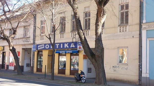 90 nm-es lakás a központban Szekszárd