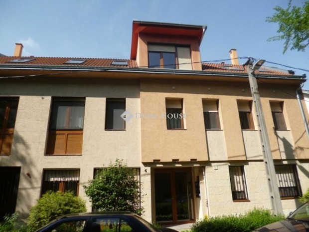 90 nm-es lak�s kiad� Kecskem�t