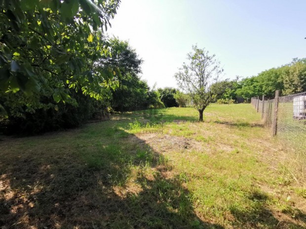 910 nm-es telek elad� S�rszentmih�ly