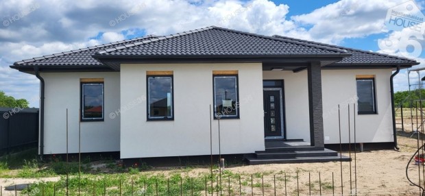 91,8 m-es modern csal�di h�z projekt elad�!