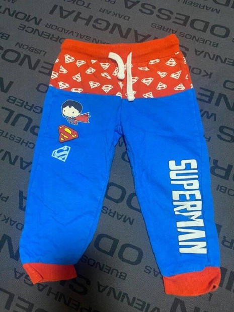 92-es Superman jogger