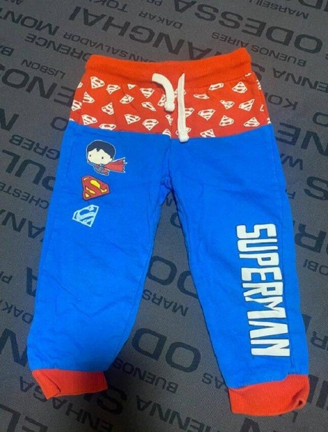 92-es Superman jogger