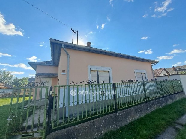 92 nm-es h�z elad� Kenderes