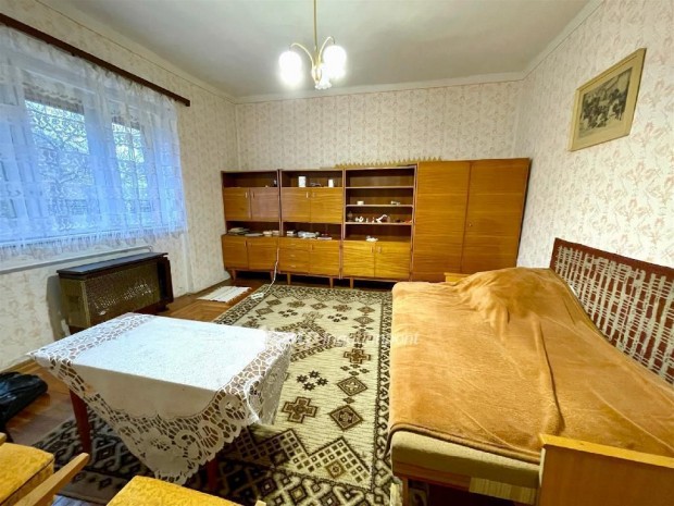 92 nm-es h�z elad� Orosh�za