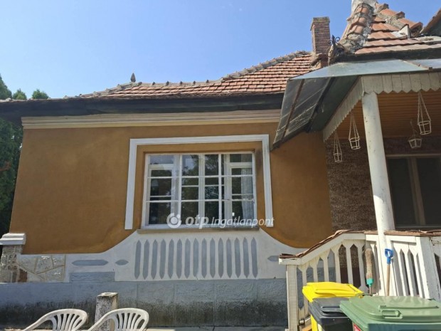 93 nm-es h�z elad� Saj�sz�ged