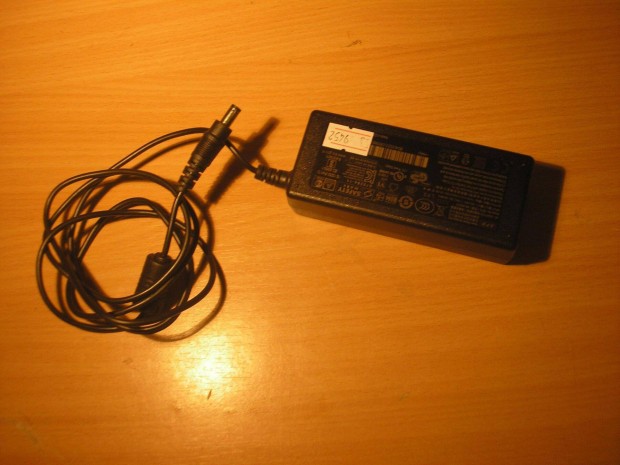 9452 Dell 19V 3.42A 65W 5,5/2,5mm tápegység adapter töltő LCD LED TV m