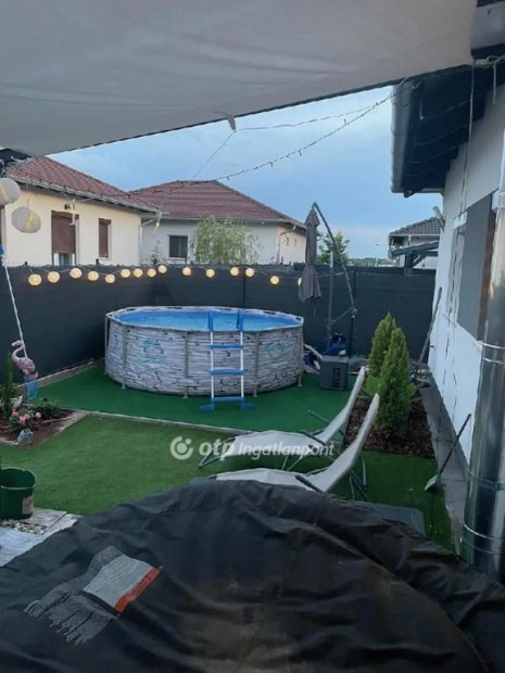 94 nm-es h�z elad� D�legyh�za