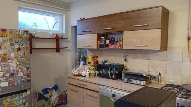 94 nm-es h�z elad� Szeged