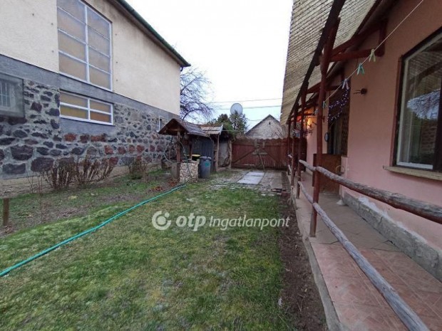 94 nm-es h�z elad� Tar