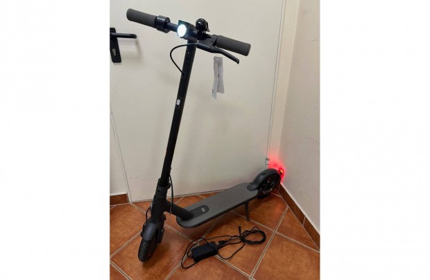 94km-t futott! Xiaomi Mi Essential (Fbc4022GL) elektromos roller