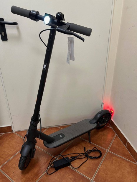 94km-t futott! Xiaomi Mi Essential (Fbc4022GL) elektromos roller