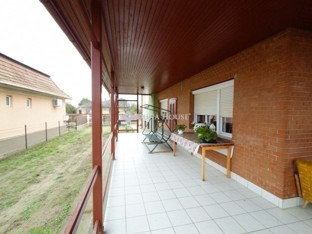 95 nm-es h�z elad� Pilis