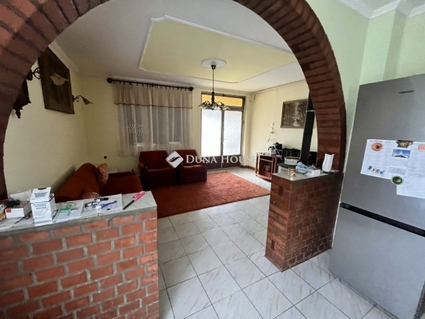 95 nm-es h�z elad� Vask�t