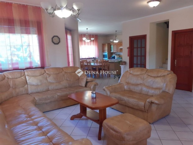 967 nm-es h�z elad� Debrecen