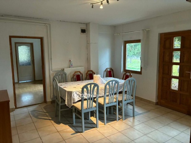 96 nm-es h�z elad� Gyula