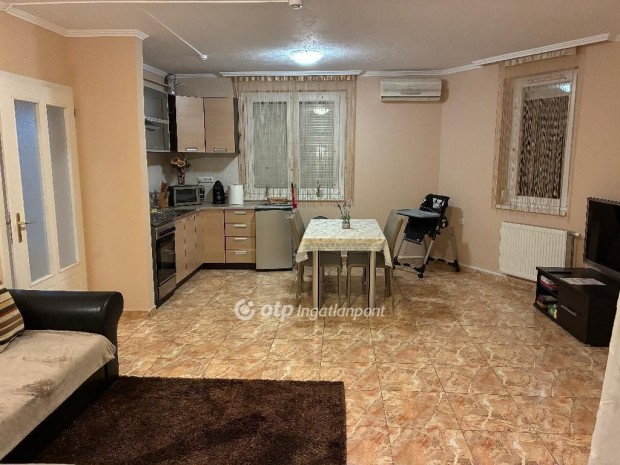 96 nm-es lak�s elad� Gyula