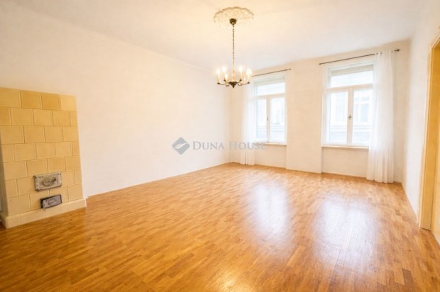 97 nm-es lak�s elad� Budapest 8. ker.