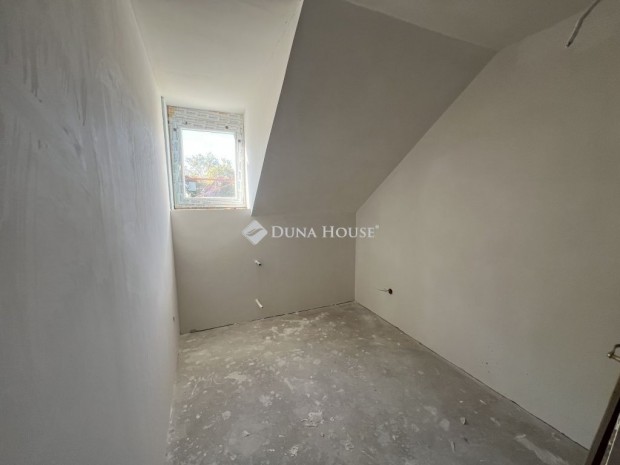 98 nm-es lak�s elad� H�dmez�v�s�rhely