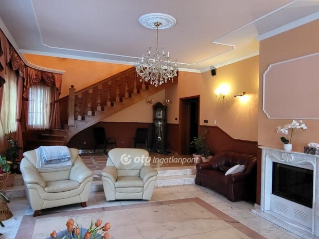 994 nm-es h�z elad� Si�fok