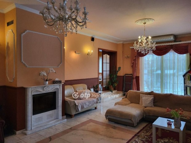 994 nm-es h�z elad� Si�fok