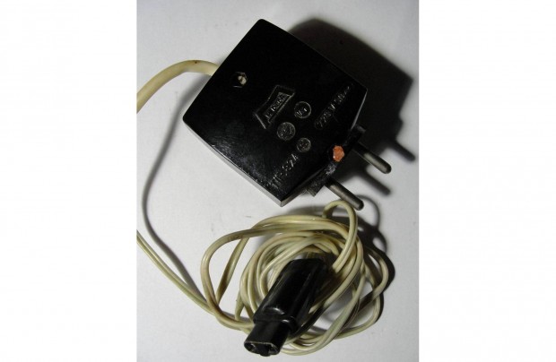 9V hálózati adapter TIP.824 ( elempótló )