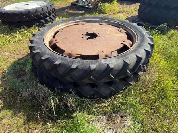 9,5R48 MTZ ápolókerék pár