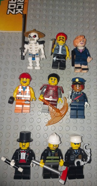 9 db Lego minifigura vegyesen elad!