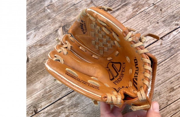 9-es mret Mizuno gyermek baseball keszty