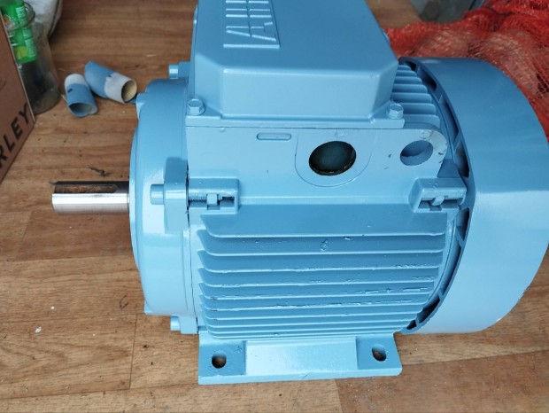 ABB 4 kW villanymotor elad 