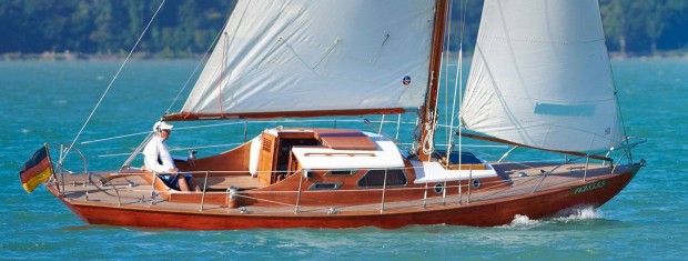 AB Telfa King's Cruiser 28