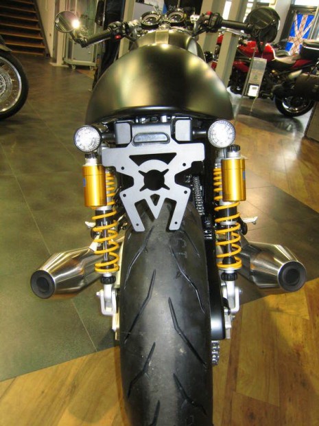 ACCESS DESIGN Kerékív lemez tartó fekete Triumph Thruxton 1200-hoz