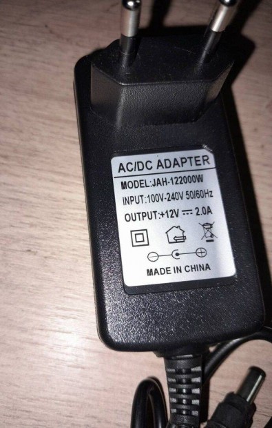 AC/DC Adapter