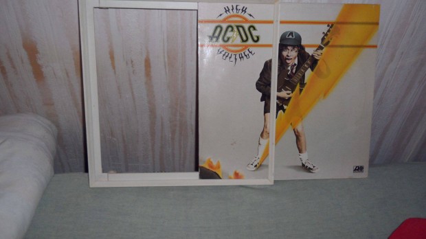 AC/DC els Vinyl LP lemeze 1976-bl High Voltage nem utn gyrtott !