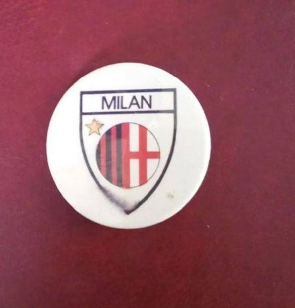 AC MILAN Olaszország kisméretű kitűző 4 cm átmérő
