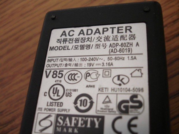 ADP60ZH Hlzati notebook laptop AC-DC adapter tpegysg tlt 19V 3