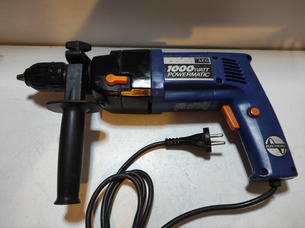 AEG 1000 W-os 2 sebesség fokozatú ütvefúró Makita fúróval