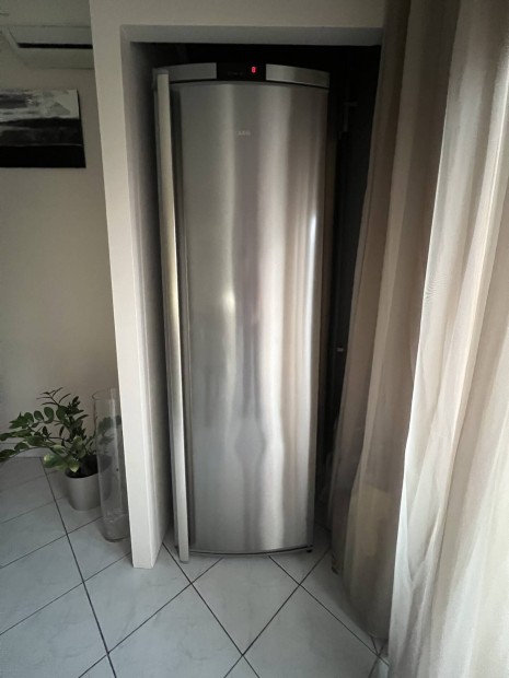 AEG Inox szabadon ll htszekrny 387 literes