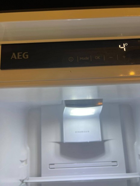 AEG SKE818E9ZC beépíthető hűtőszekrény
